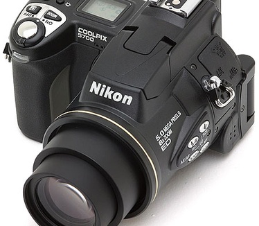 Nikon Coolpix 5700 (5MP, 8x zoom, 35-280mm, f/2.8-4.2): beste