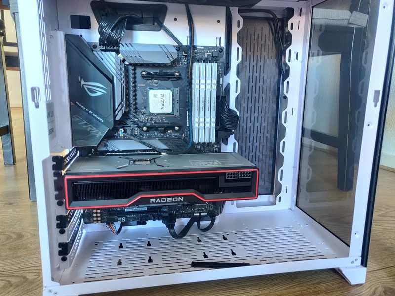 Afbeeldingslocatie: https://tweakers.net/i/WFDII9ZVXLnqv7zWJBPNMcHmbcM=/800x/filters:strip_icc():strip_exif()/f/image/HSQz4hIdFHn1jAjcFOPpoCCO.jpg?f=fotoalbum_large