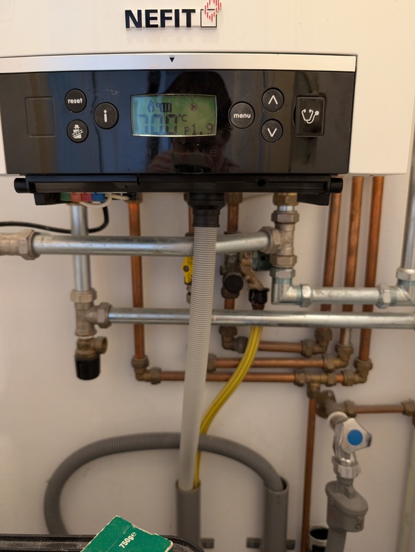 Afbeeldingslocatie: https://tweakers.net/i/WFV-hfCpfcCeYP_EUxUCislRJQY=/x800/filters:strip_icc():strip_exif()/f/image/VzYryTHoPUakqIgjGX8LVcOB.jpg?f=fotoalbum_large