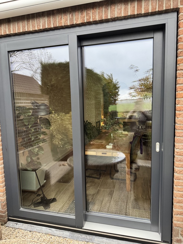 Afbeeldingslocatie: https://tweakers.net/i/WFaP_A5UoX2dQqnVKc90HEBxn0M=/x800/filters:strip_icc():strip_exif()/f/image/uafuvaOhUhDkFIJ7791ZaXng.jpg?f=fotoalbum_large