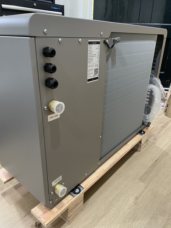 Afbeeldingslocatie: https://tweakers.net/i/WIXaANU9nwnTMNo2yZPPOvQO5wU=/x800/filters:strip_icc():strip_exif()/f/image/Rn3yFNrPBWexp7HV5X3F7tEH.jpg?f=fotoalbum_large