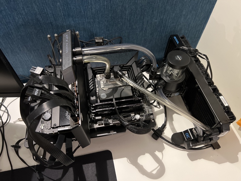 Afbeeldingslocatie: https://tweakers.net/i/WIhQJTh9OxDW_cXlL2AVzOfmqsw=/800x/filters:strip_icc():strip_exif()/f/image/8OaJB9BOy2mWSdRWMN3yGs9G.jpg?f=fotoalbum_large