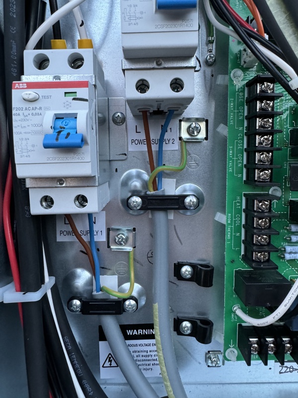 Afbeeldingslocatie: https://tweakers.net/i/WOnqbvZwRP3TnYFMPEMyci5Gruo=/x800/filters:strip_icc():strip_exif()/f/image/nHYArRkkGHSNUK70UaF0D8qh.jpg?f=fotoalbum_large