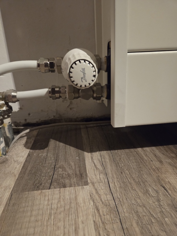 Afbeeldingslocatie: https://tweakers.net/i/WVccyygv0NEpiArGMUCWE6yyucY=/x800/filters:strip_icc():strip_exif()/f/image/SDtEymuMtdWy6uEaJXgaAlIf.jpg?f=fotoalbum_large