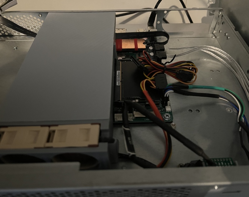 Afbeeldingslocatie: https://tweakers.net/i/WaTQSIt4aE_IiFVuBO3IXGeR6ck=/800x/filters:strip_icc():strip_exif()/f/image/2BxXBv7KGjeyK9Yi8dBcdVrV.jpg?f=fotoalbum_large