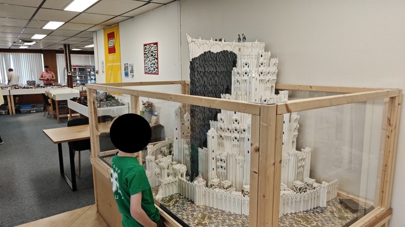 Afbeeldingslocatie: https://tweakers.net/i/WlA1RNGES9RGlUkqcXbfxaqFRjE=/800x/filters:strip_icc():strip_exif()/f/image/kG7LLp3IZBFT2JlJOJLBjGjn.jpg?f=fotoalbum_large