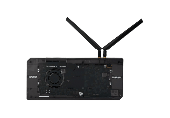 DeepComputing ROMA RISC-V Mainboard II in behuizing
