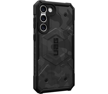 Urban Armor Gear Pathfinder