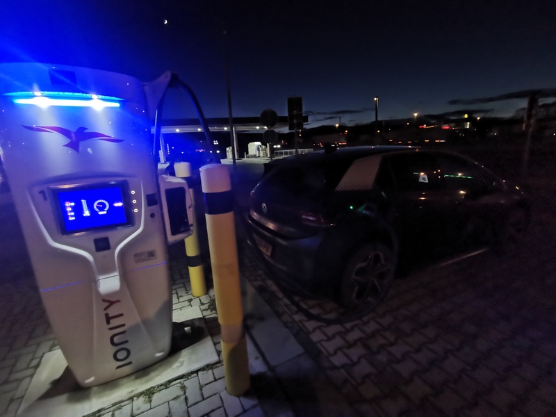 Afbeeldingslocatie: https://tweakers.net/i/Wtyx5XaEaqw8-qDGr51K49yoW-U=/800x/filters:strip_icc():strip_exif()/f/image/r2VTPqdnczaUy9lG2mQ2fboX.jpg?f=fotoalbum_large