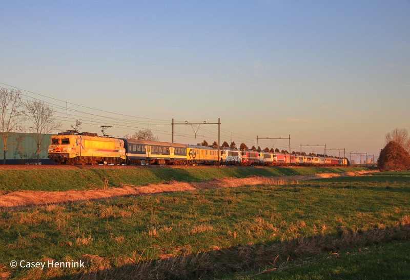 Afbeeldingslocatie: https://tweakers.net/i/WwxW8RSgGDx8pUbtgurCMDt8-SM=/800x/filters:strip_icc():strip_exif()/f/image/oMk5oEgQeZjMmZUlX0p23bah.jpg?f=fotoalbum_large