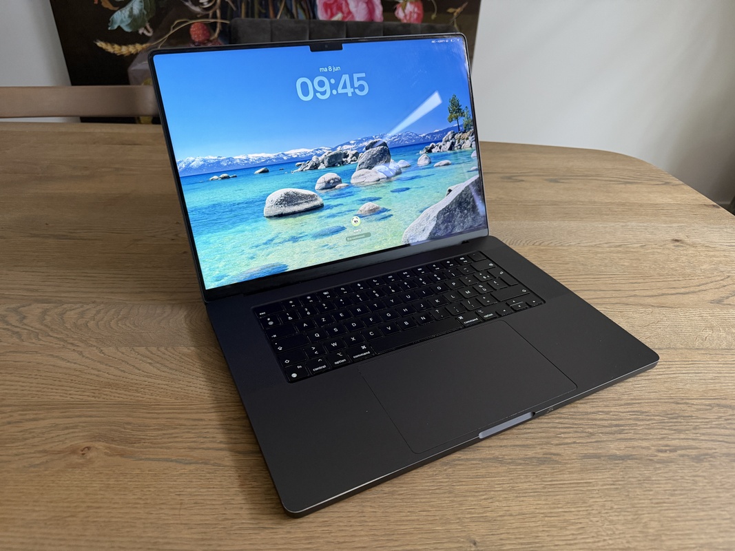 Apple MacBook Pro 2023 16