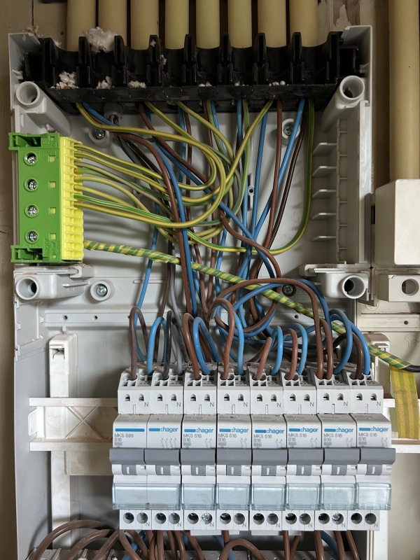 Afbeeldingslocatie: https://tweakers.net/i/Wxg6Id1MRqs0pzR-VDxchQvTnYY=/x800/filters:strip_icc():strip_exif()/f/image/DARf8bWgndlL4GuZG5vHu5qn.jpg?f=fotoalbum_large