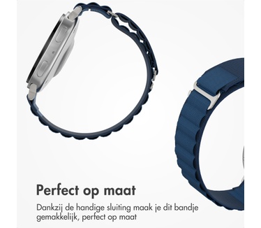 Accezz Nylon Alpine bandje voor de Samsung Galaxy Watch 9 (40/44mm) / Watch 8 (40/44mm) / Classic (46mm) - Dark Blue