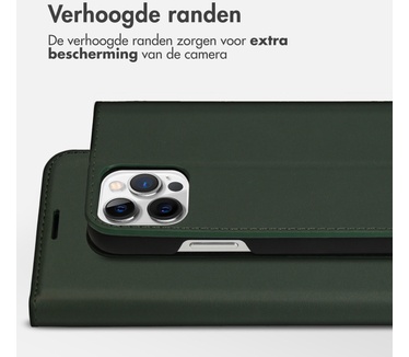 Accezz Premium Leather Slim Bookcase iPhone 12 (Pro) - Groen