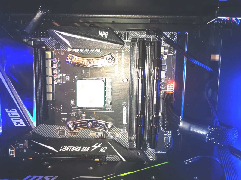 Afbeeldingslocatie: https://tweakers.net/i/X4AFSxYAoniWo9rqsJhSpAAmg8I=/800x/filters:strip_icc():strip_exif()/f/image/w9ZR0fIEu3MKcRlENe0NAVTu.jpg?f=fotoalbum_large