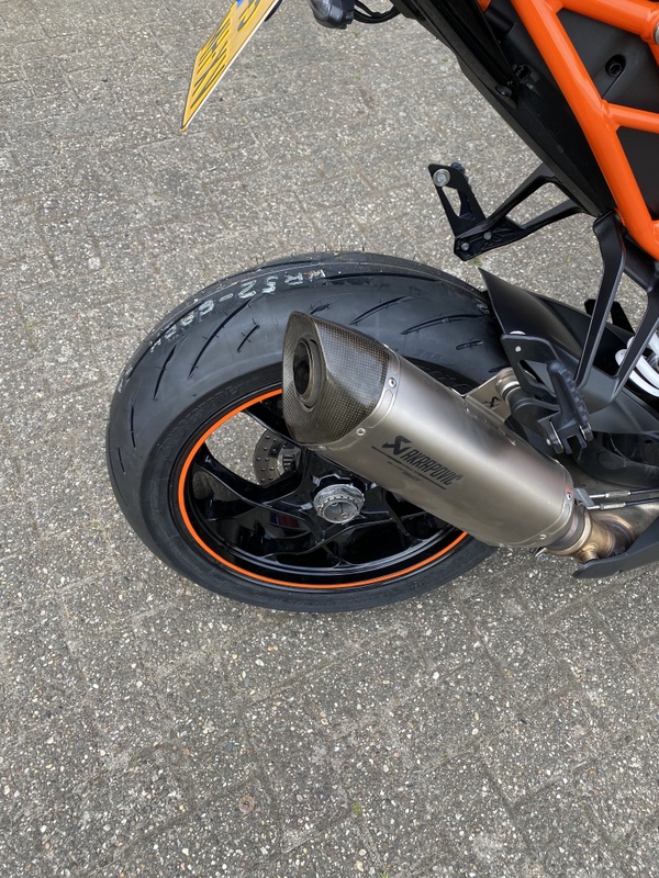 Afbeeldingslocatie: https://tweakers.net/i/XCXR42ofd0xMyvVKecTrL4KaCJM=/x800/filters:strip_icc():strip_exif()/f/image/RZbqfzCG2AKiQ9bs7U4S9fxS.jpg?f=fotoalbum_large