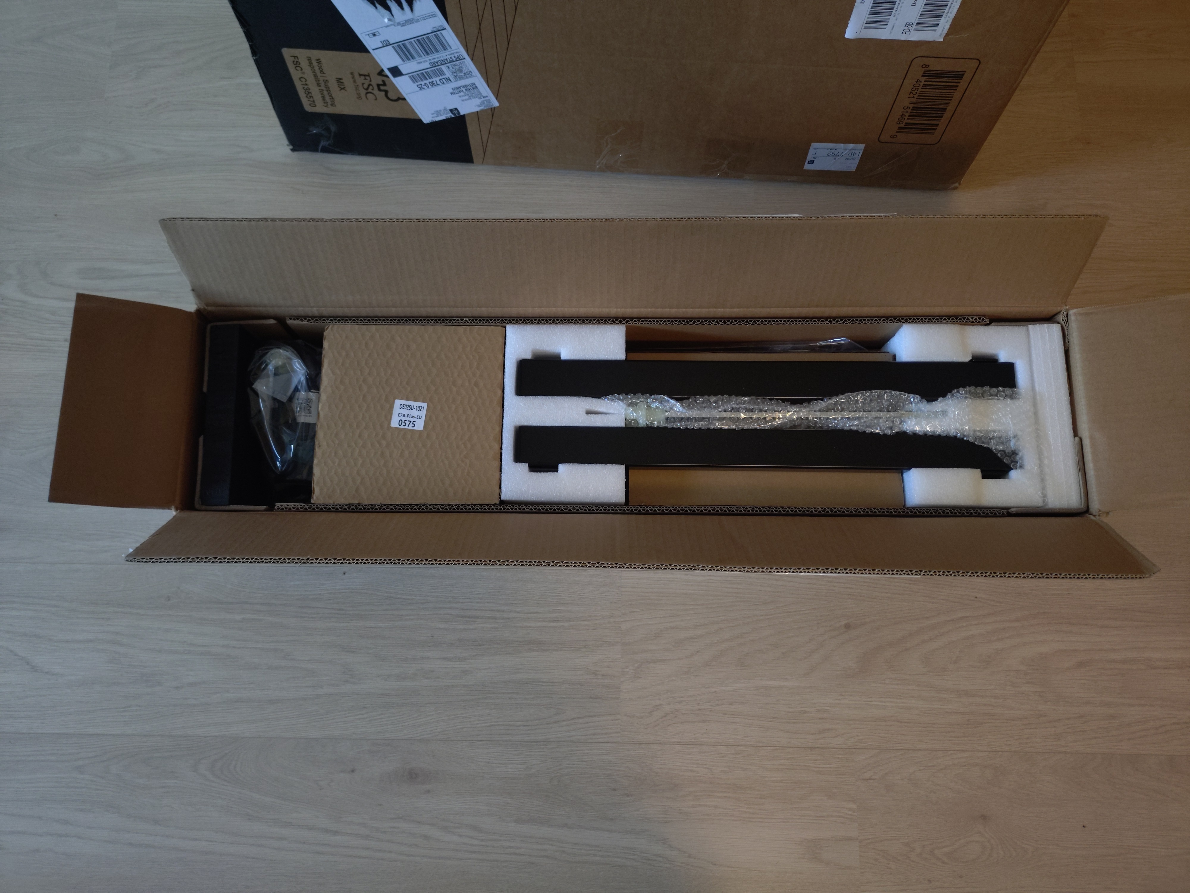 Afbeeldingslocatie: https://tweakers.net/i/XIU9l9OsY2DFX3QemZPKWUIPpYY=/m/57096/1Wghf1a7dDVMp9mIdE6CmQjZHn40GEpjpDWazaFDlrket3mKub.jpeg