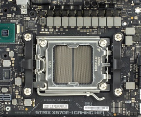 ASUS ROG Strix X670E-I Gaming WiFi