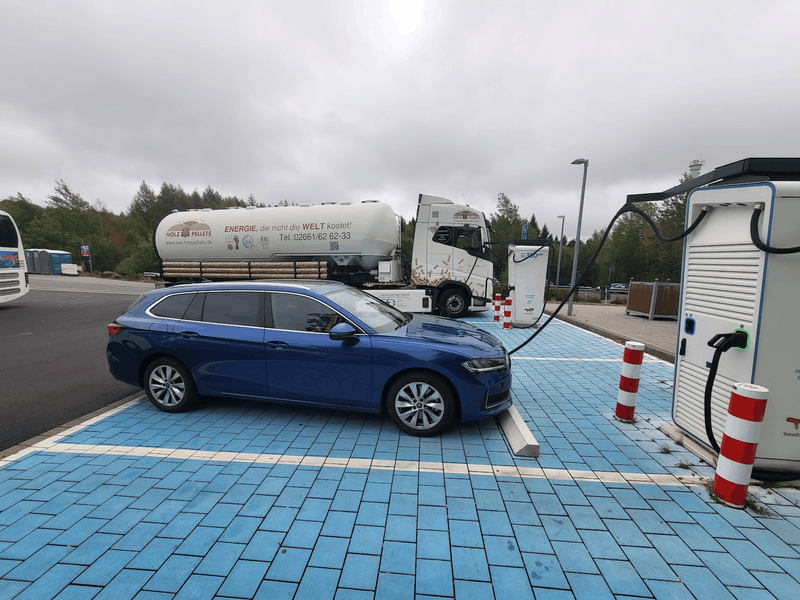Afbeeldingslocatie: https://tweakers.net/i/XTT9uGAArr-27sQLIDxAJZYzpbw=/800x/filters:strip_exif()/f/image/47RObSirBSb7WhS73m29mfIo.png?f=fotoalbum_large