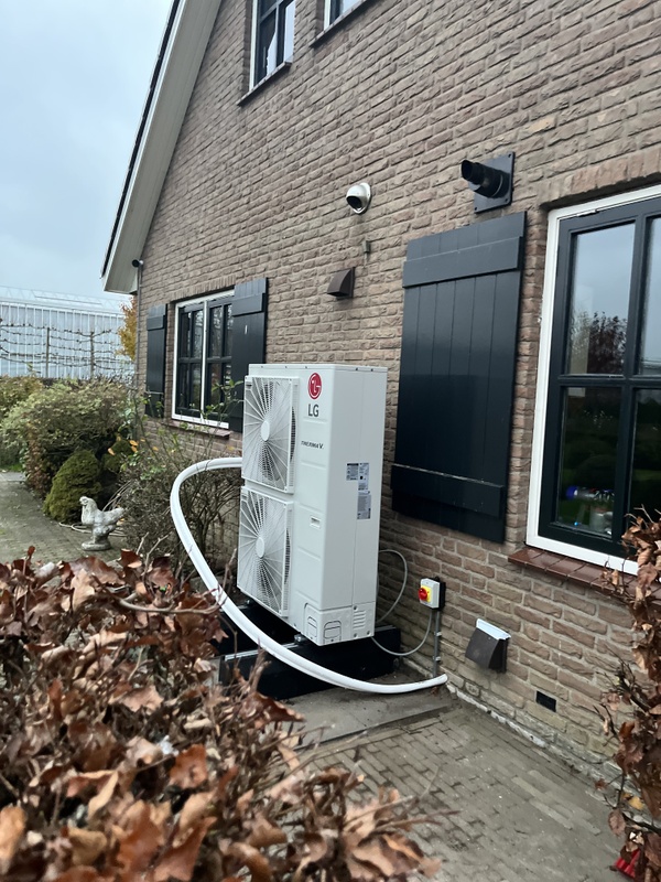 Afbeeldingslocatie: https://tweakers.net/i/XZDw8MoVvvjvD6RWsB6kbUgaFIM=/x800/filters:strip_icc():strip_exif()/f/image/UXSqo5aQ9mGeAphtxf5W6U2P.jpg?f=fotoalbum_large