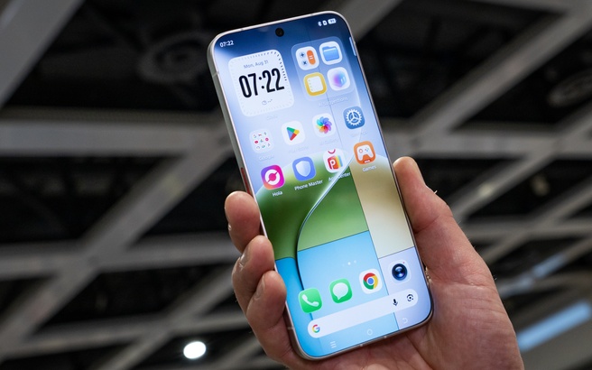 Tecno Bezelless Concept Phone