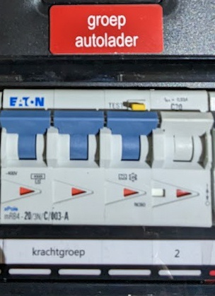 Afbeeldingslocatie: https://tweakers.net/i/Xan0oXB3zbeFQKEXyRfn3Z8jA8E=/full-fit-in/4920x3264/filters:max_bytes(3145728):no_upscale():strip_icc():fill(white):strip_exif()/f/image/3sIU4pG37VIioAGRvO3NC6yH.jpg?f=user_large