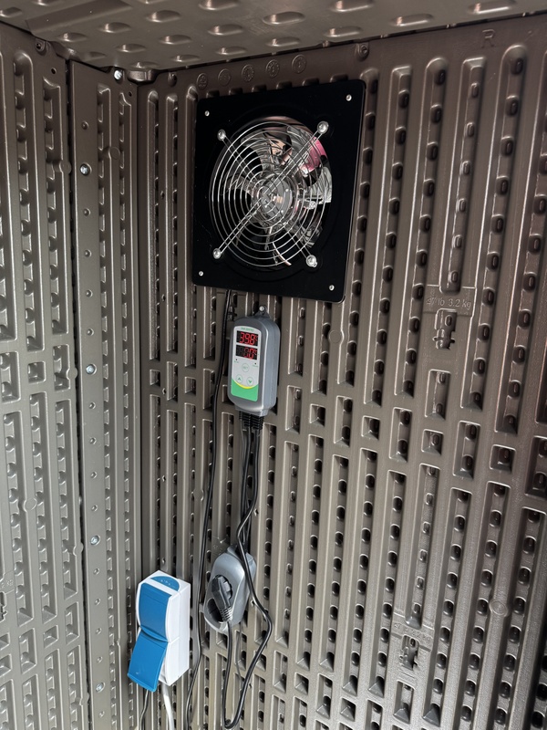 Afbeeldingslocatie: https://tweakers.net/i/XckGN--3dkVilrAzJxRmC3ZToEQ=/x800/filters:strip_icc():strip_exif()/f/image/7YEBgnWcLkFUOytxw7mKWIkg.jpg?f=fotoalbum_large