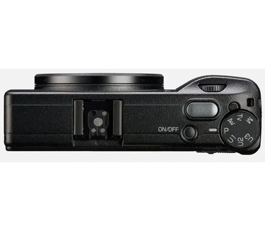 Ricoh GR III HDF compact camera Zwart