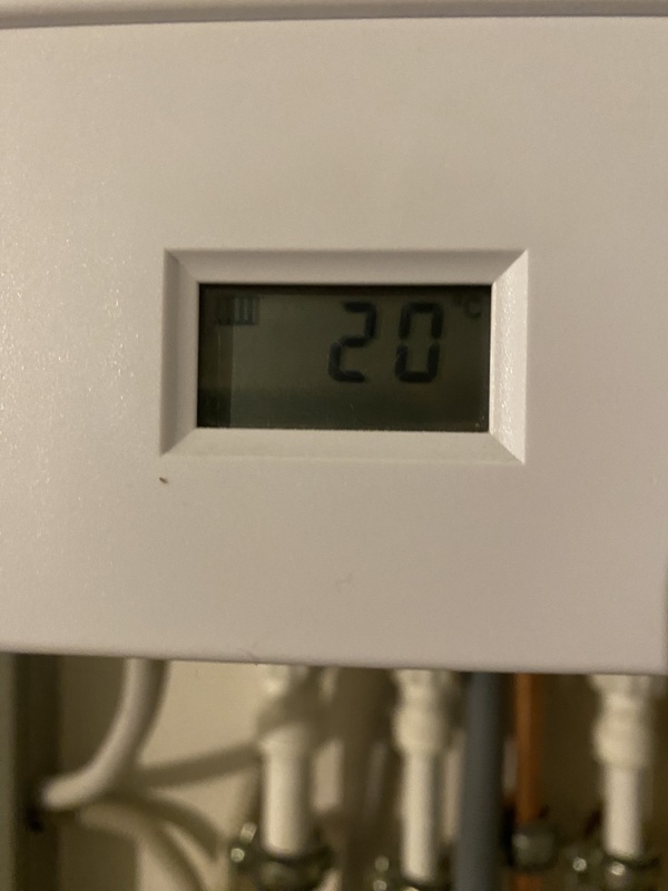 Afbeeldingslocatie: https://tweakers.net/i/Xomg0Bs829d0RakmKU2sTzPEQxw=/x800/filters:strip_icc():strip_exif()/f/image/P7xAhd7GnIA9a2q2Nqz3C1Dw.jpg?f=fotoalbum_large