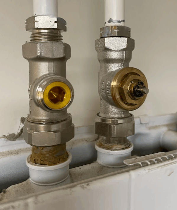 Afbeeldingslocatie: https://tweakers.net/i/Xp94N44OyI1ayfIXL54-aOi3u0M=/full-fit-in/4000x4000/filters:no_upscale():fill(white):strip_exif()/f/image/ic0nwTauikOjcfH1WQnO5sYu.png?f=user_large