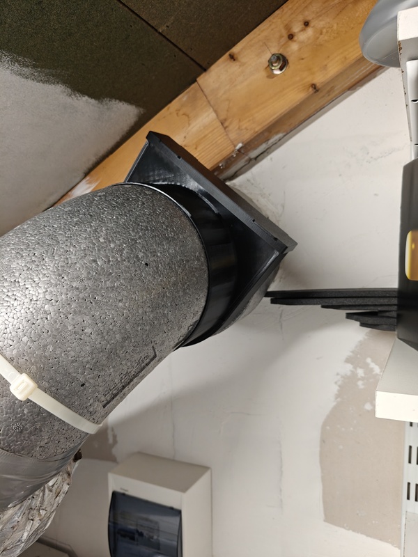 Afbeeldingslocatie: https://tweakers.net/i/Xrs5NKSJBp6F7IVIpjRujlt_slA=/x800/filters:strip_icc():strip_exif()/f/image/KT3Nuva8U6tasjeOUoUxNevj.jpg?f=fotoalbum_large