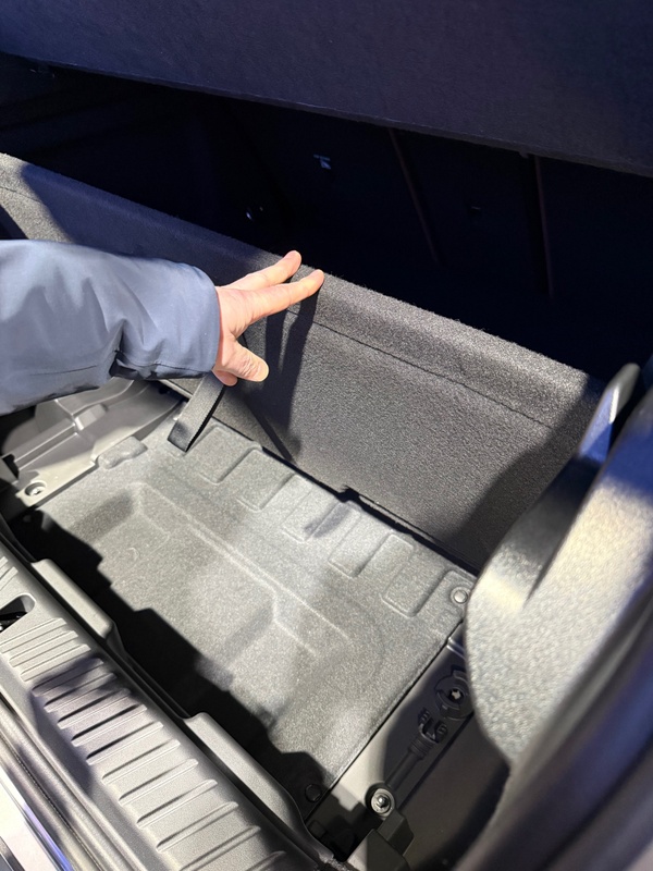 Afbeeldingslocatie: https://tweakers.net/i/XsymPeNednI2TcBhWULjFoUKt2A=/x800/filters:strip_icc():strip_exif()/f/image/OBLMCVW7JD2VivhUcuzSrUuT.jpg?f=fotoalbum_large