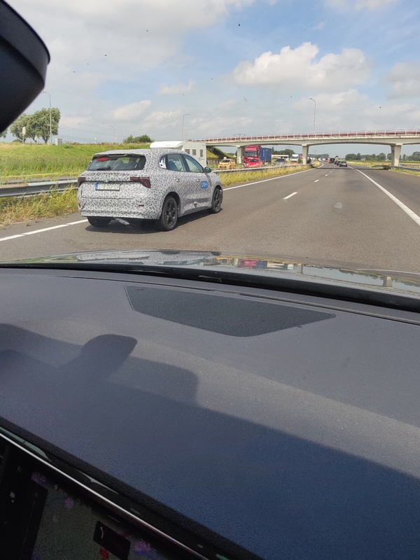 Afbeeldingslocatie: https://tweakers.net/i/XzEKjG3kPj8b498-cF9xJTVa1aU=/x800/filters:strip_icc():strip_exif()/f/image/H8nDzgPdaAfQpN5JE9tUPAx5.jpg?f=fotoalbum_large