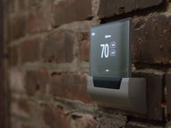 Johnson Control Glas-thermostaat met Microsoft Cortana-integratie