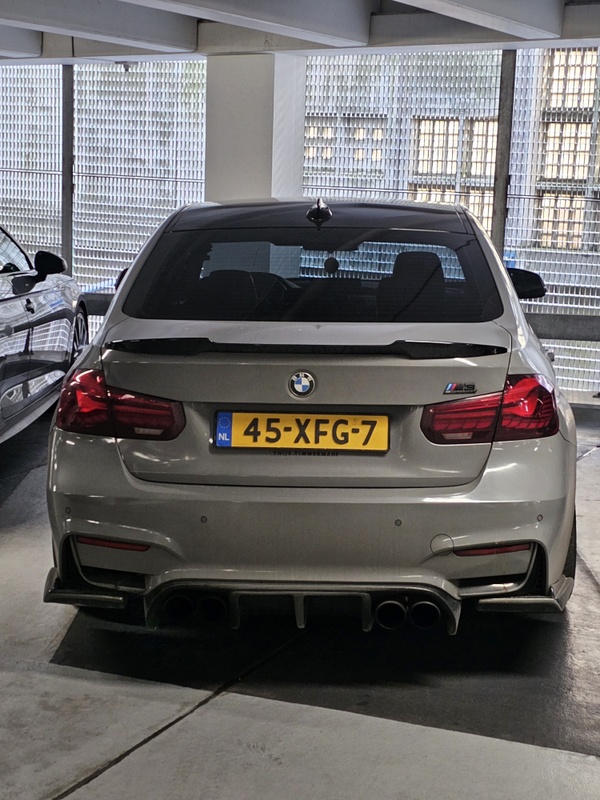 Afbeeldingslocatie: https://tweakers.net/i/Y57y1JivIc_VcCePA0zudFpF-qU=/x800/filters:strip_icc():strip_exif()/f/image/UoMeJ7elTJYDskWHHW4h3Hyp.jpg?f=fotoalbum_large