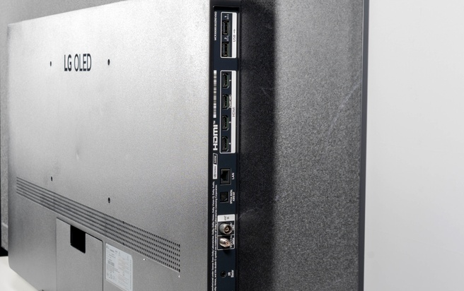 LG C6 - aansluitingen