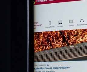 TCL 57R94 - Donkere schermrand