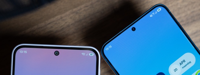 Uitsnedes van de frontcamera op de A37 (links) en A57