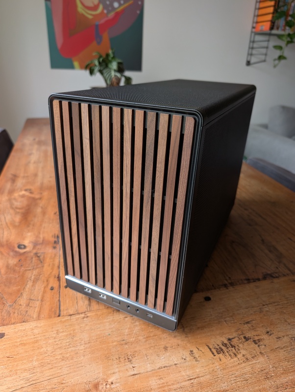 Afbeeldingslocatie: https://tweakers.net/i/YUc-OSr4G6lrOu6ww8v_DjS7pzE=/x800/filters:strip_icc():strip_exif()/f/image/3tzsIpi65F3t8SLtAu4MJ6Ev.jpg?f=fotoalbum_large