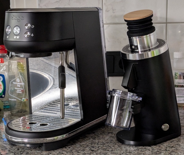 Afbeeldingslocatie: https://tweakers.net/i/YWODwdmkvbMZbqXMPErulVKI054=/fit-in/4920x3264/filters:max_bytes(3145728):no_upscale():strip_icc():strip_exif()/f/image/zCVtCtEjwj62dSkj6792af3W.jpg?f=user_large