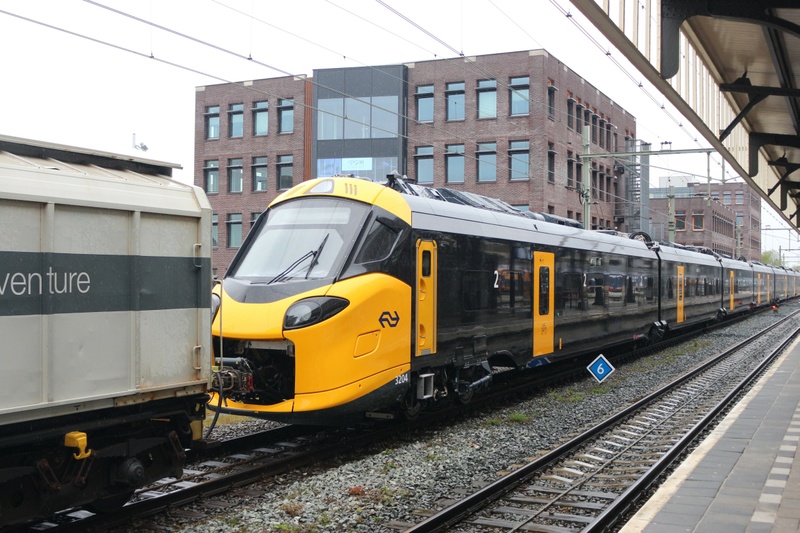 Afbeeldingslocatie: https://tweakers.net/i/YWRENROnlpBRQGZLemAYyya9_YA=/800x/filters:strip_icc():strip_exif()/f/image/50PIS9yuvgIHDxljxNdkYZ82.jpg?f=fotoalbum_large