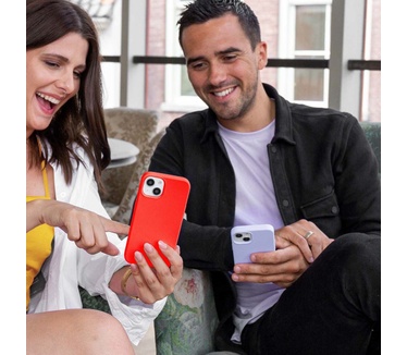 Accezz Liquid Silicone Backcover Samsung Galaxy S22 - Rood