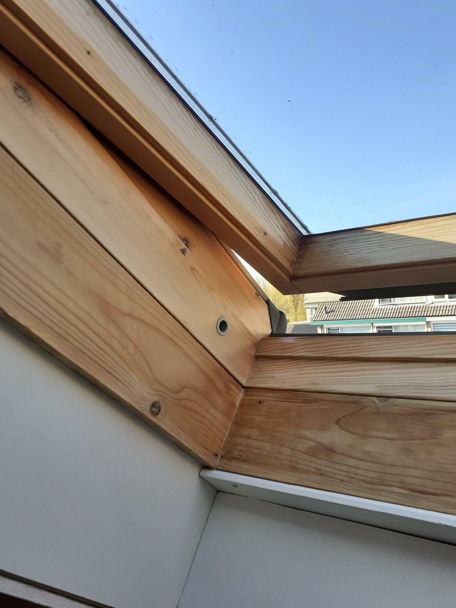 Velux dakraam opknappen - Bouwen en klussen - GoT