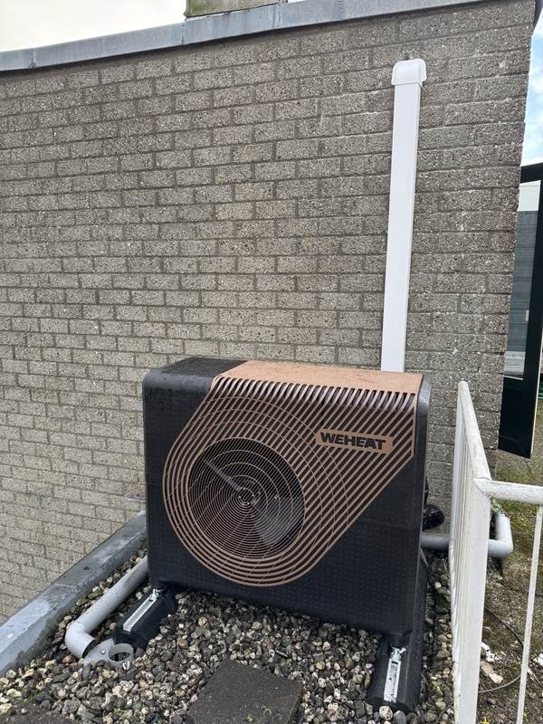 Afbeeldingslocatie: https://tweakers.net/i/Yf9WQezZapP7a0Mxn8rXHFUZ1nQ=/x800/filters:strip_icc():strip_exif()/f/image/OmzUFFRx5vz9qTEGjFgyqW0n.jpg?f=fotoalbum_large