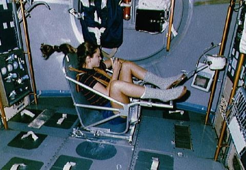 Massa vaststellen in de ruimte (foto: Nasa)