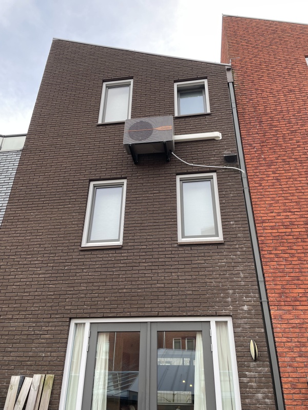 Afbeeldingslocatie: https://tweakers.net/i/YiplC9BccDaSdlYoghNnekwU33M=/x800/filters:strip_icc():strip_exif()/f/image/8Pl4HilrgBcbh8EzWz124LLQ.jpg?f=fotoalbum_large