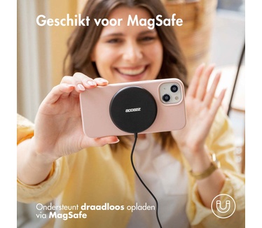 Accezz Liquid Silicone Backcover met MagSafe iPhone 15 Pro - Roze
