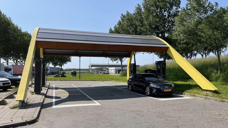 Afbeeldingslocatie: https://tweakers.net/i/YnJhYd7YXb77foikNwMKzDqTsjU=/800x/filters:strip_icc():strip_exif()/f/image/IJSPoYfI2tr5ubX1zQS7kHbF.jpg?f=fotoalbum_large