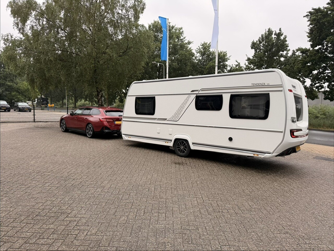 Afbeeldingslocatie: https://tweakers.net/i/YnvUFOxI898bEjtCw1MzwyHMkGw=/fit-in/4920x3264/filters:max_bytes(3145728):no_upscale():strip_icc():strip_exif()/f/image/HENa4L1RYTlXo8u5RDw2ZWZp.jpg?f=user_large