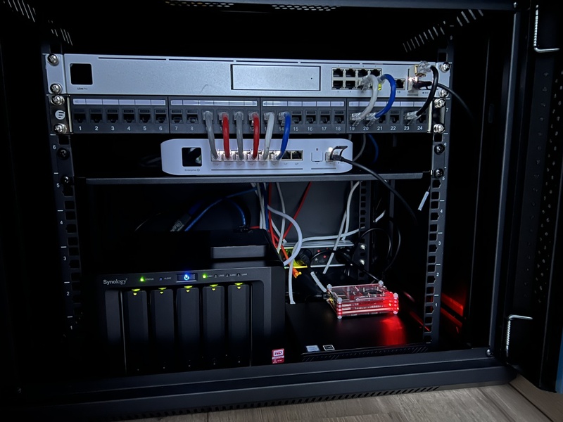 Afbeeldingslocatie: https://tweakers.net/i/YuEwF7xalFXN924JokDjiB4ZjMg=/800x/filters:strip_icc():strip_exif()/f/image/x4nkRPoknKyeIulpFfZmTVIJ.jpg?f=fotoalbum_large